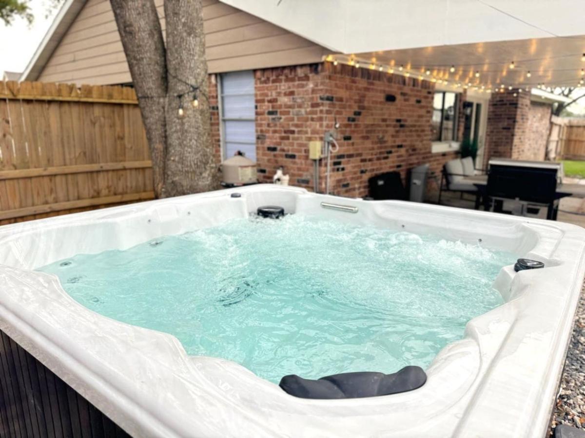 Houston Family Retreat With Hot Tub Pool Firepit Villa Stafford Dış mekan fotoğraf